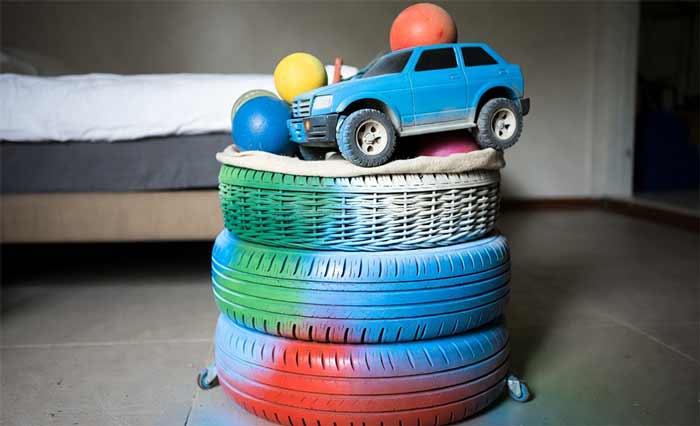 سبد اسباب‌بازی بزرگ از لاستیک قدیمی